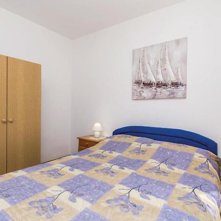 Stunning Apartment In Barbat-Rab With Wifi Barbat na Rabu Bagian luar foto