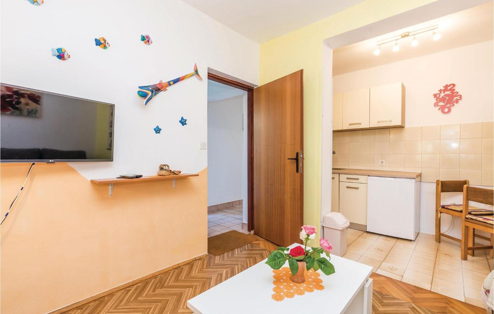 Stunning Apartment In Barbat-Rab With Wifi Barbat na Rabu Bagian luar foto