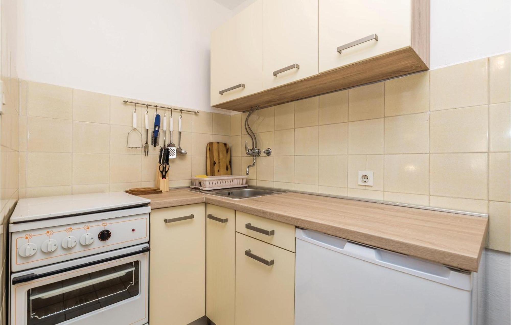 Stunning Apartment In Barbat-Rab With Wifi Barbat na Rabu Bagian luar foto