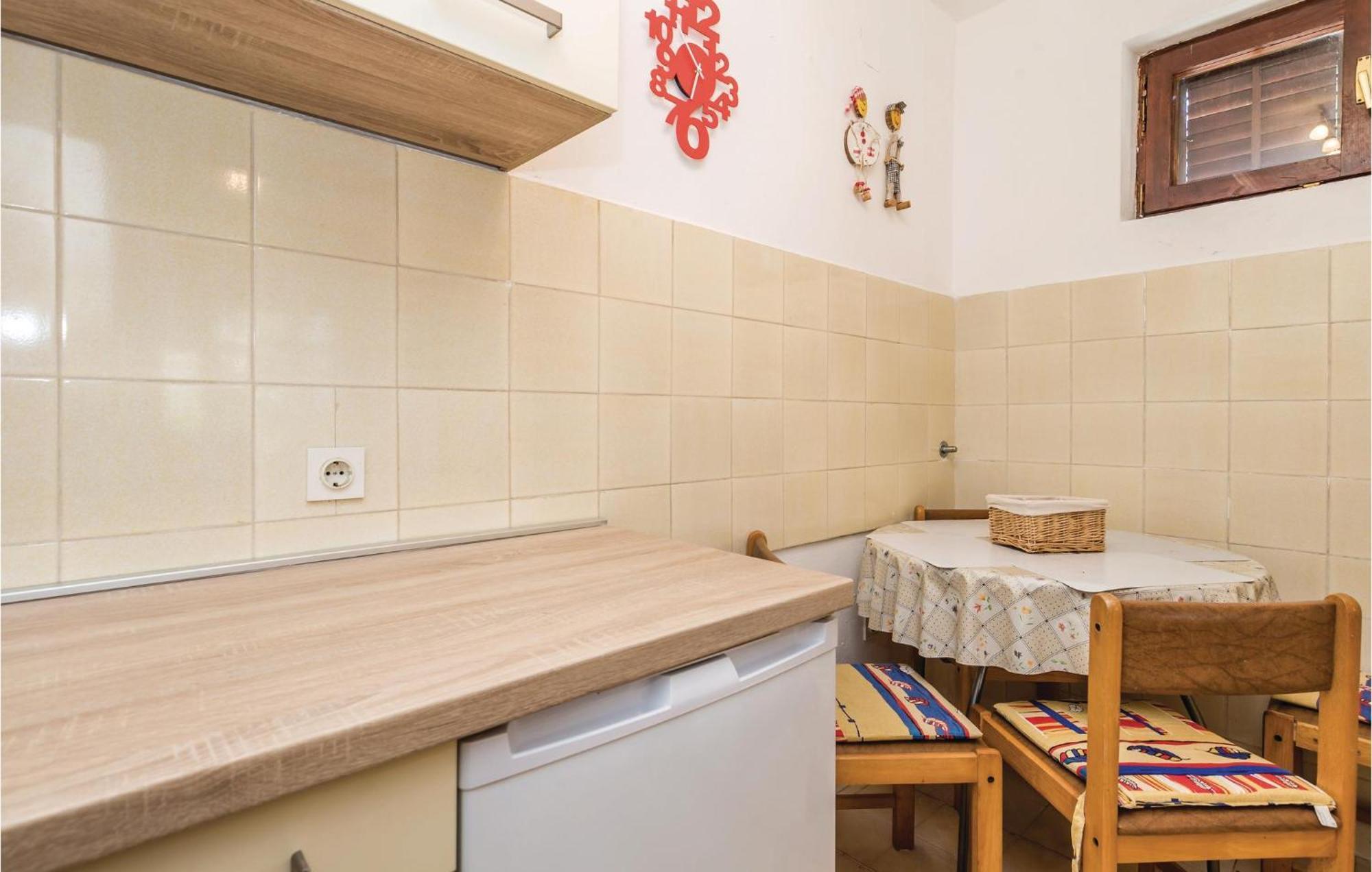 Stunning Apartment In Barbat-Rab With Wifi Barbat na Rabu Bagian luar foto