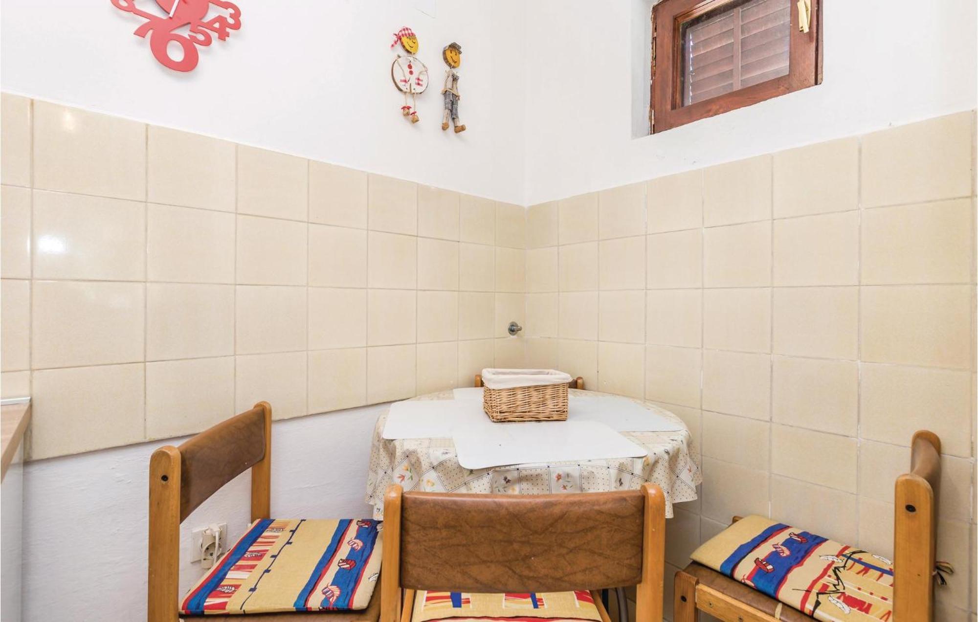 Stunning Apartment In Barbat-Rab With Wifi Barbat na Rabu Bagian luar foto