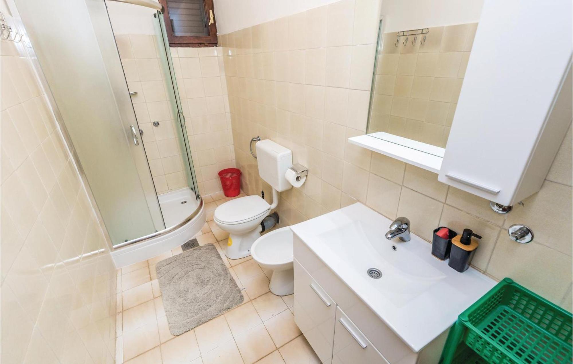 Stunning Apartment In Barbat-Rab With Wifi Barbat na Rabu Bagian luar foto